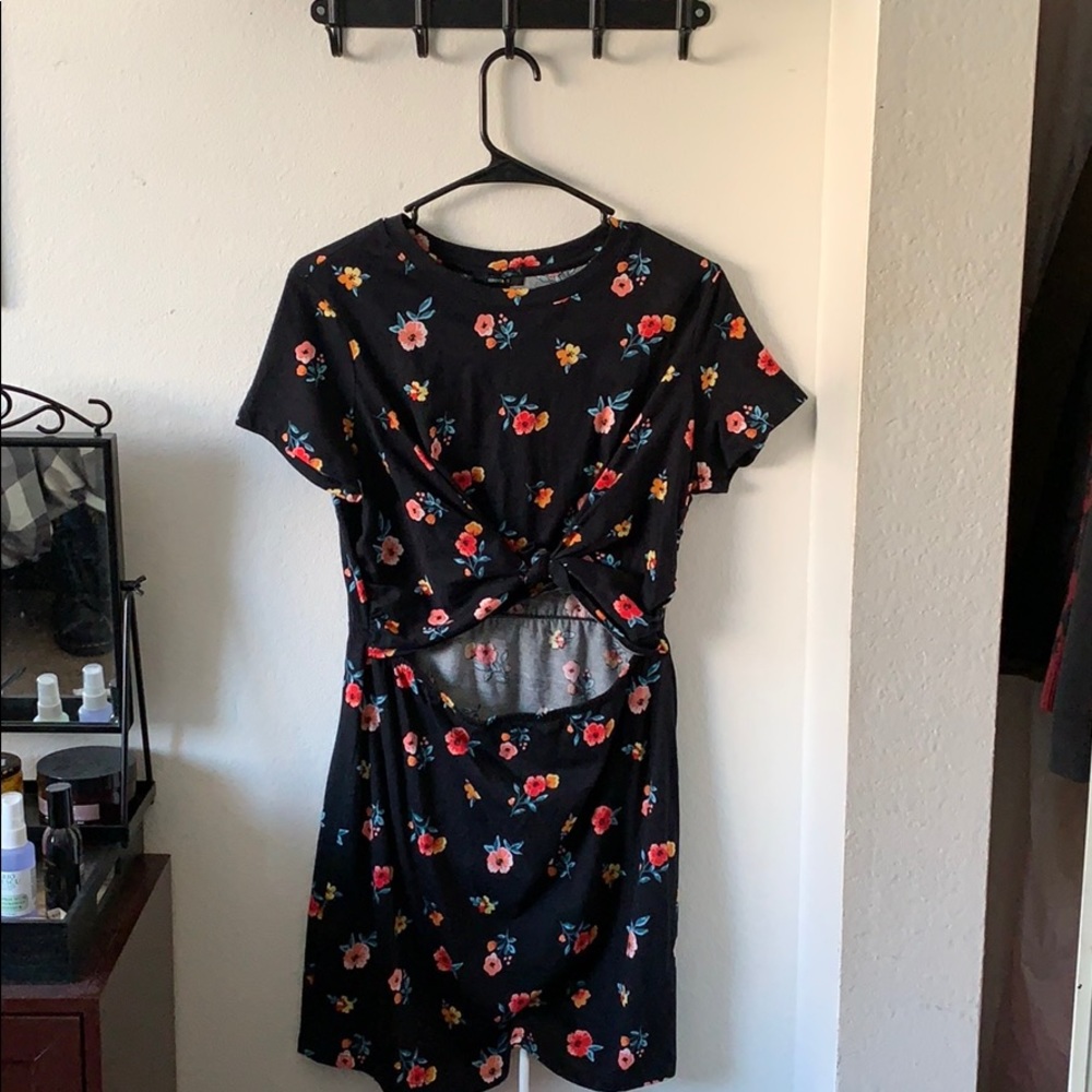 Multi-colored, floral dress. (Size: M)